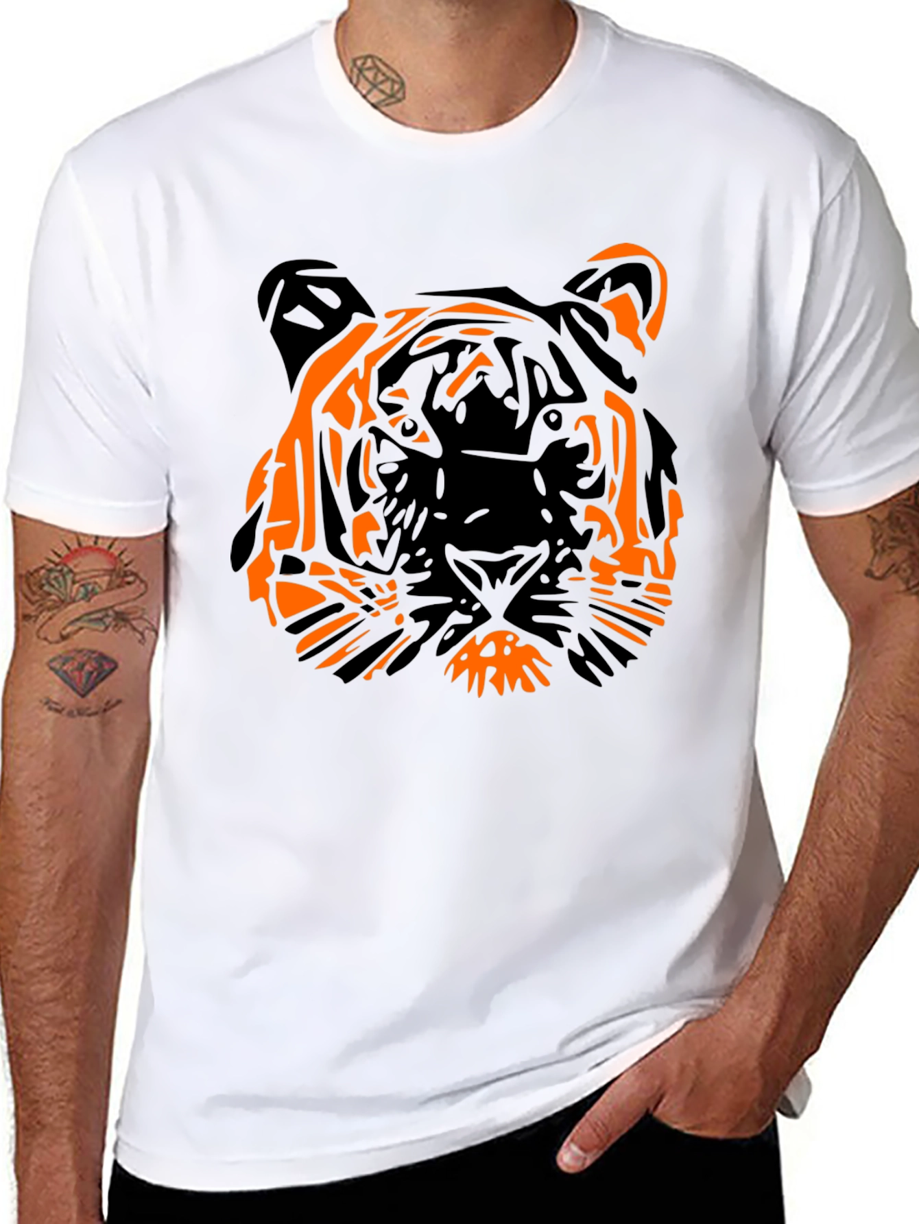 Bold Tiger Graphic Tee - Black