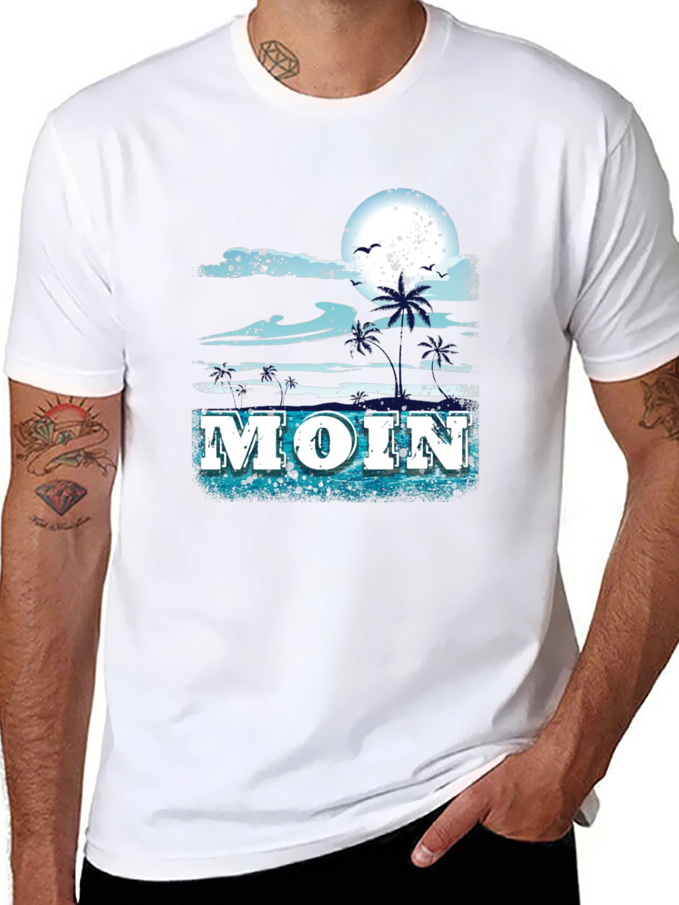 Moin Graphic Tee - Beach Theme