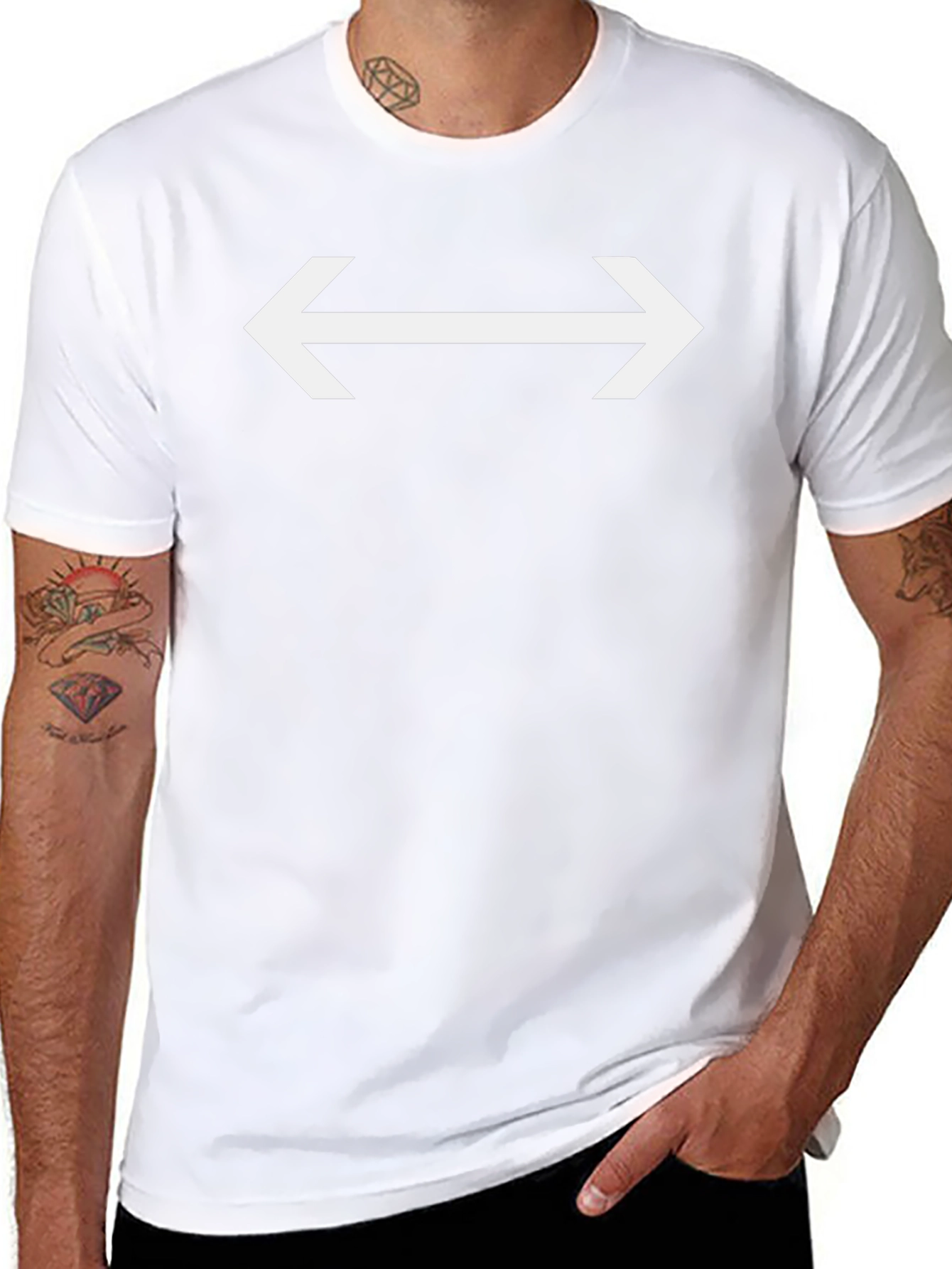 Arrow T-Shirt: Direct Style in Black