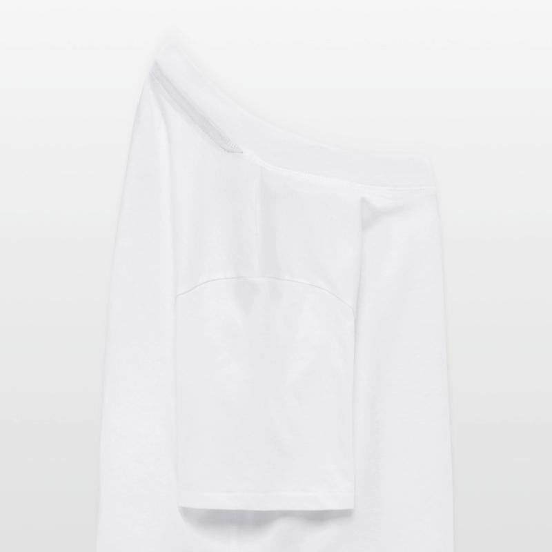 "Step into a new dimension of style with our Dynam