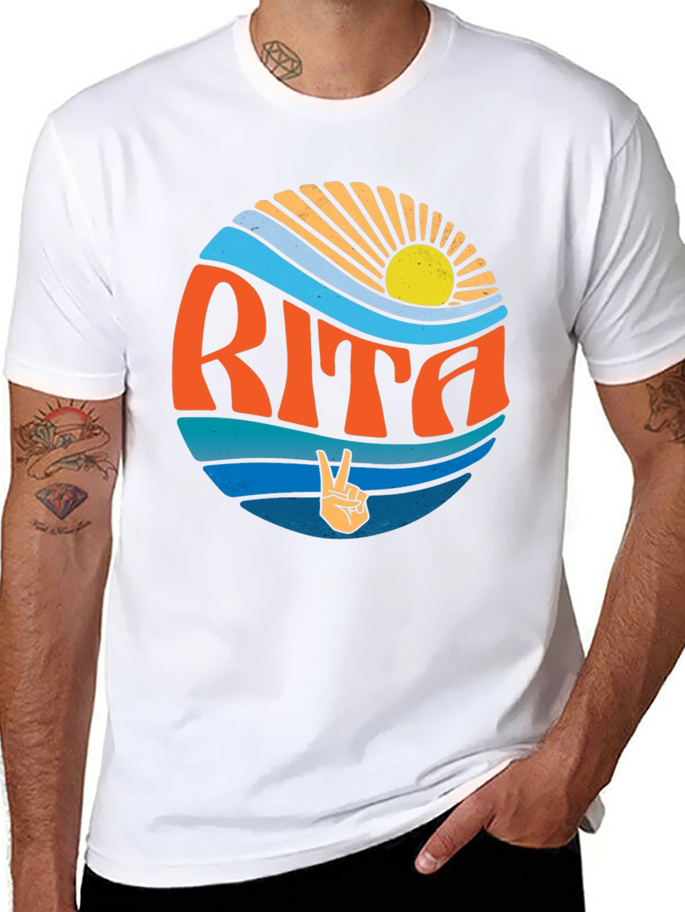 Rita Graphic T-Shirt: Retro Sun & Peace Sign Design