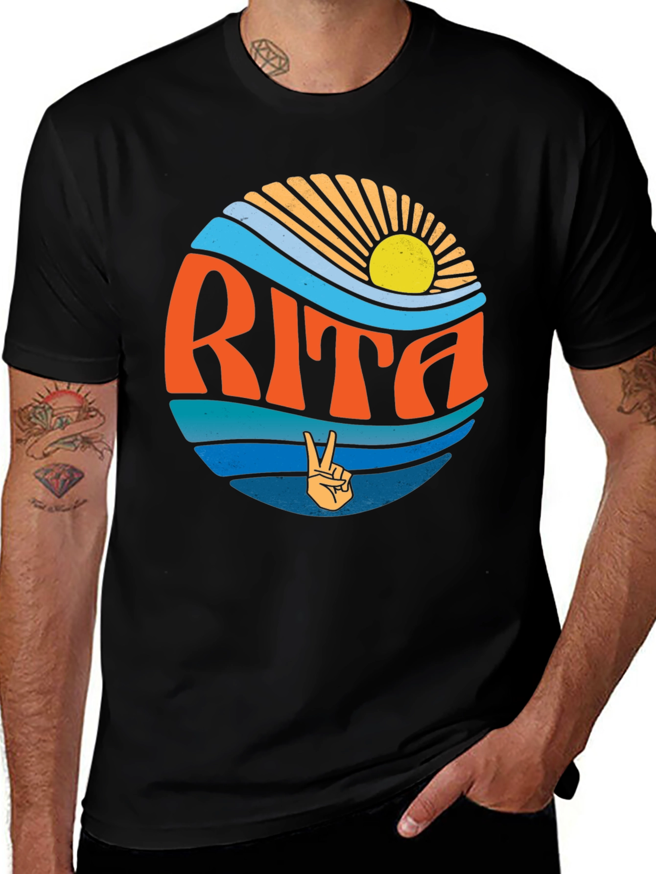 Rita Graphic T-Shirt: Retro Sun & Peace Sign Design