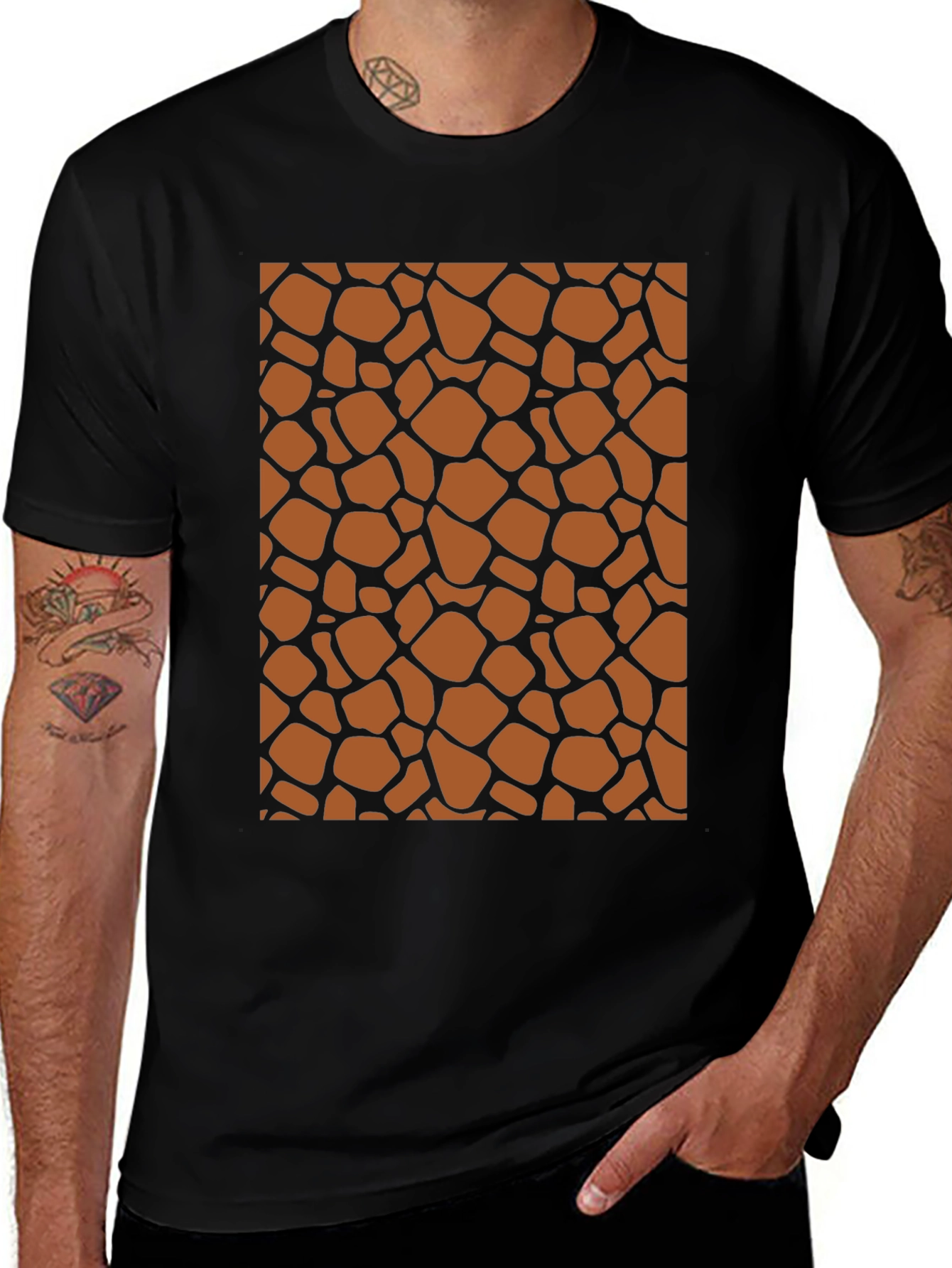 Giraffe Print Tee - Stylish Animal Pattern T-Shirt